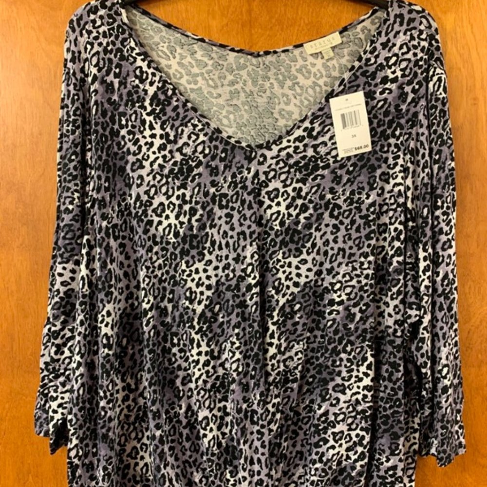 Status By Chenault Woman's Animal Print Top